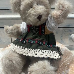 Vintage Handmade Bearfoot Alley Teddies 14” Bear With Dress
